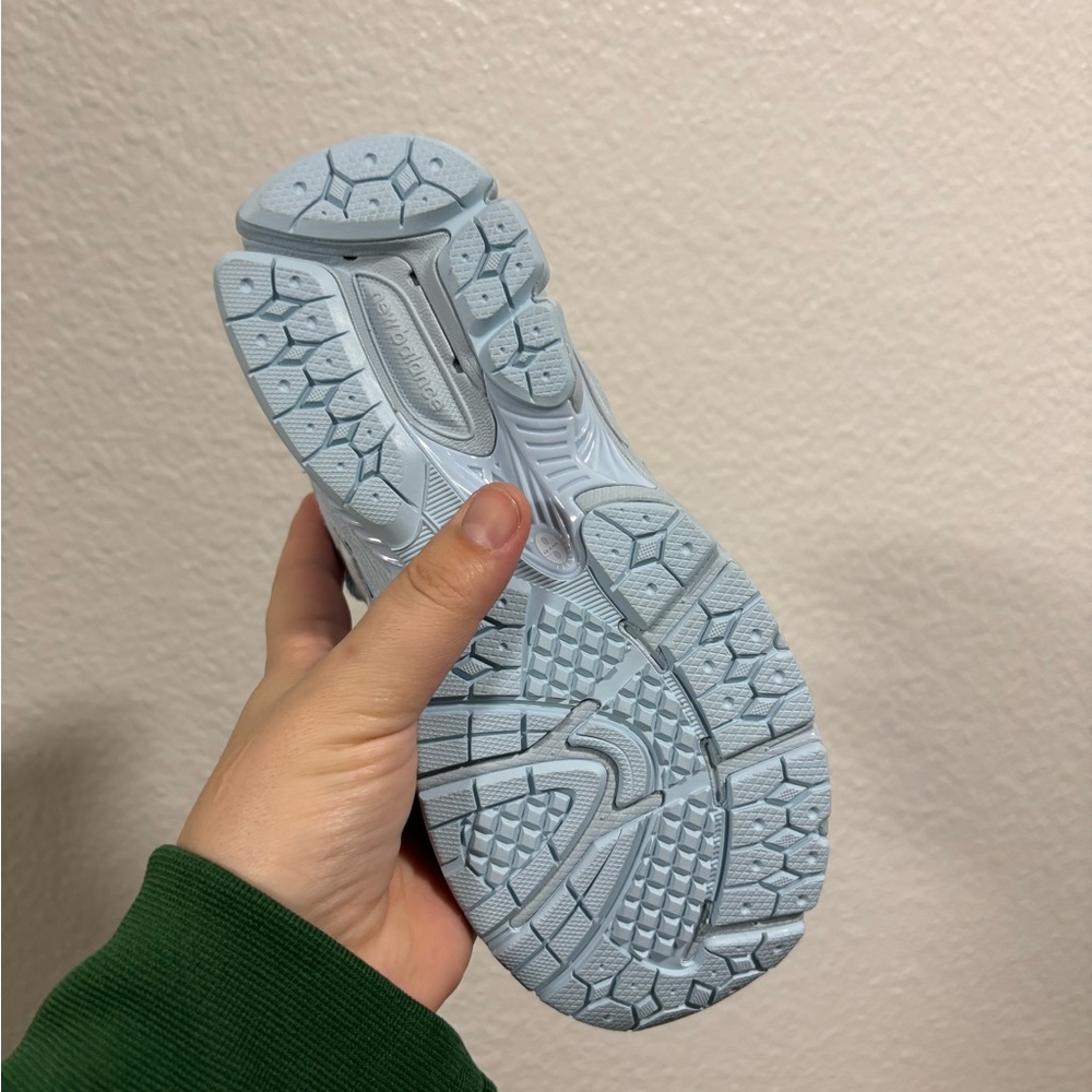 🔥New Balance 2002r Sky Blue Sneakers - Picture 4 of 9